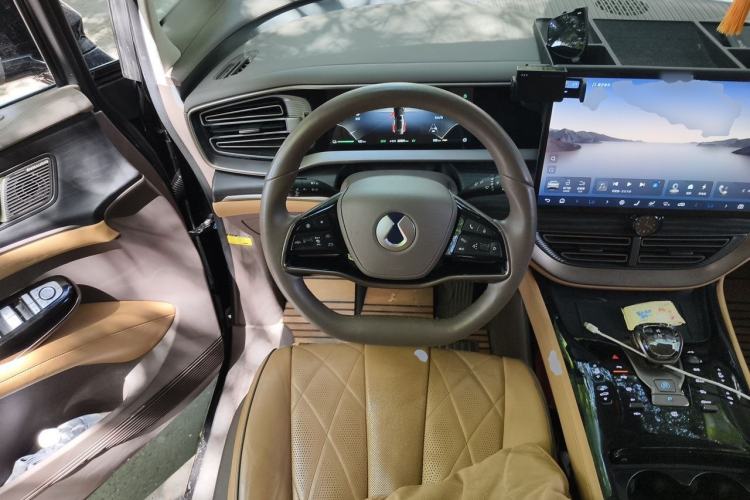 Used Denza D9 2022 DM-i 970 Four-Wheel Drive Flagship Model Steering Wheel