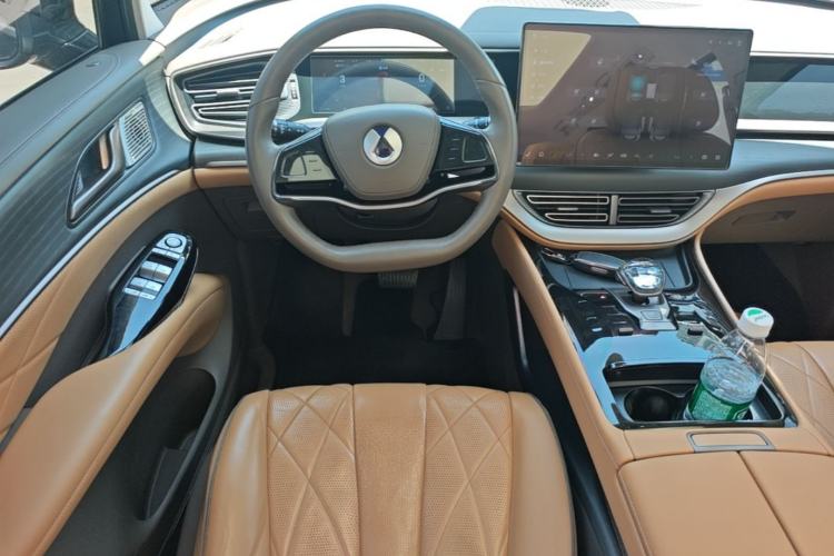 Used Denza D9 2022 DM-i 970 Four-Wheel Drive Flagship Model Steering Wheel