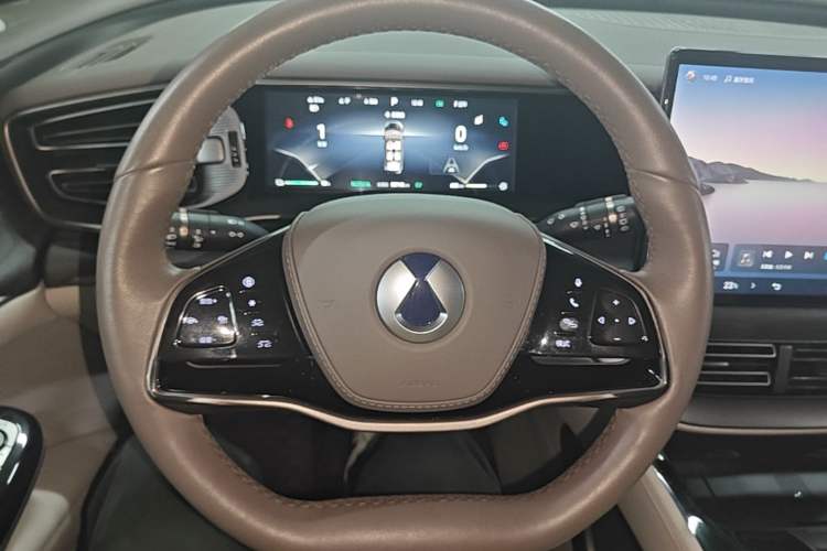 Used Denza D9 2022 DM-i 970 Four-Wheel Drive Flagship Model Steering Wheel