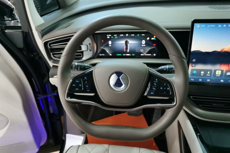 Used Denza D9 2022 DM-i 970 Four-Wheel Drive Flagship Model Steering Wheel