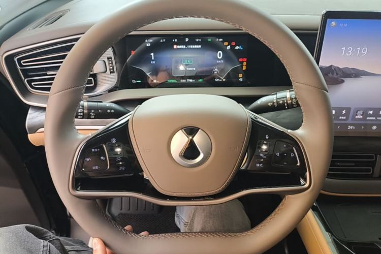 Used Denza D9 2022 DM-i 1040 Prestige Model Steering Wheel