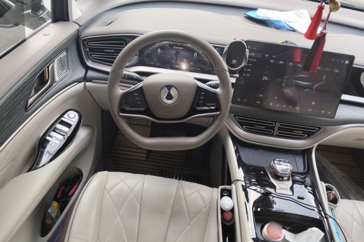 Used Denza D9 2022 DM-i 970 Four-Wheel Drive Prestige Model Steering Wheel
