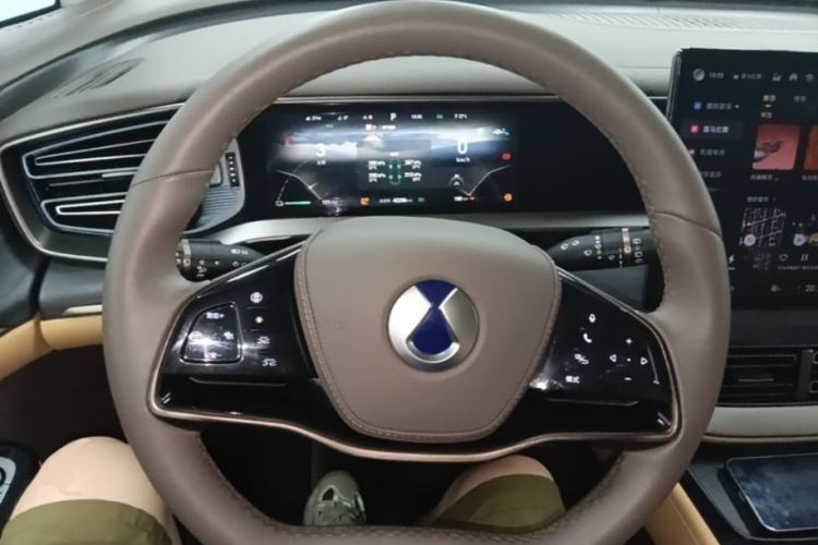 Used Denza D9 2022 DM-i 970 Four-Wheel Drive Prestige Model Steering Wheel