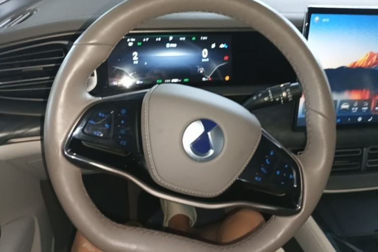 Used Denza D9 2022 DM-i 1040 Prestige Model Steering Wheel