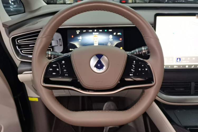 Used Denza D9 2022 DM-i 970 Four-Wheel Drive Prestige Model Steering Wheel