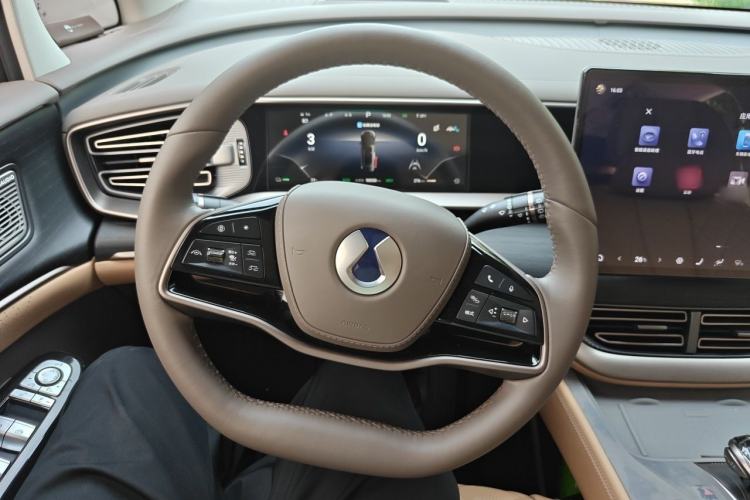 Used Denza D9 2022 DM-i 970 Four-Wheel Drive Prestige Model Steering Wheel