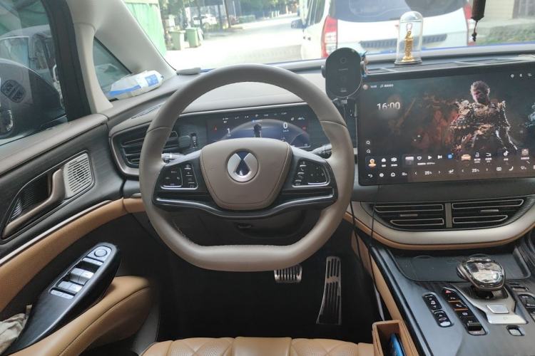 Used Denza D9 2022 DM-i 970 Four-Wheel Drive Prestige Model Steering Wheel