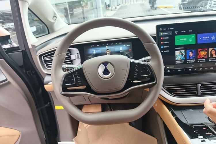 Used Denza D9 2022 DM-i 970 Four-Wheel Drive Flagship Model Steering Wheel