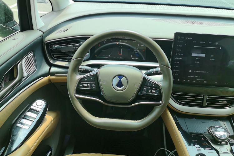 Used Denza D9 2022 DM-i 1040 Prestige Model Steering Wheel