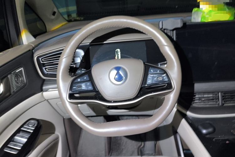 Used Denza D9 2022 DM-i 970 Four-Wheel Drive Flagship Model Steering Wheel