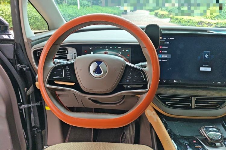 Used Denza D9 2022 DM-i 1040 Prestige Model Steering Wheel