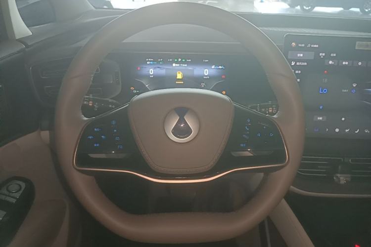 Used Denza D9 2022 DM-i 970 Four-Wheel Drive Prestige Model Steering Wheel
