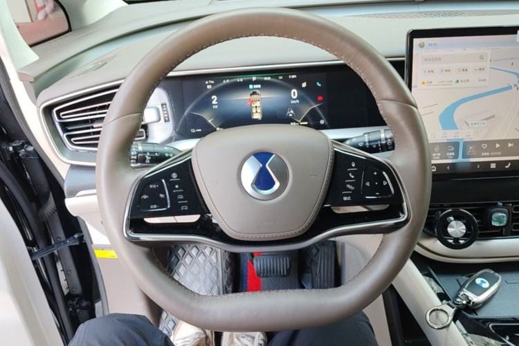 Used Denza D9 2022 DM-i 970 Four-Wheel Drive Flagship Model Steering Wheel