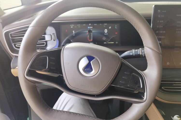 Used Denza D9 2022 DM-i 970 Four-Wheel Drive Flagship Model Steering Wheel