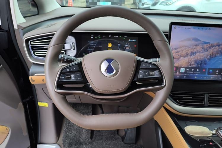 Used Denza D9 2022 DM-i 970 Four-Wheel Drive Prestige Model Steering Wheel