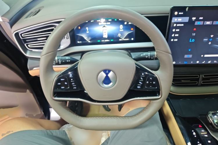 Used Denza D9 2022 DM-i 970 Four-Wheel Drive Flagship Model Steering Wheel