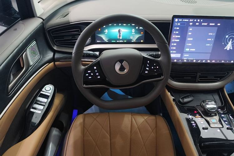 Used Denza D9 2022 DM-i 1040 Prestige Model Steering Wheel