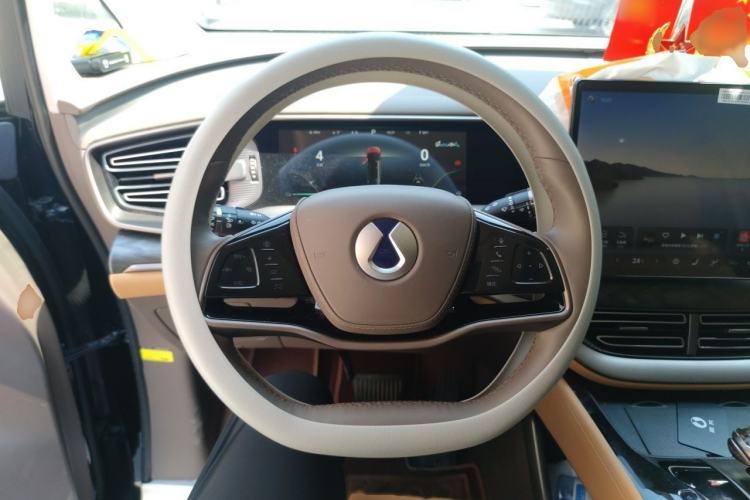 Used Denza D9 2022 DM-i 1040 Prestige Model Steering Wheel