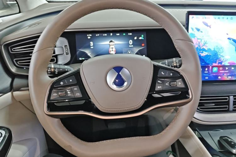 Used Denza D9 2022 DM-i 970 Four-Wheel Drive Flagship Model Steering Wheel