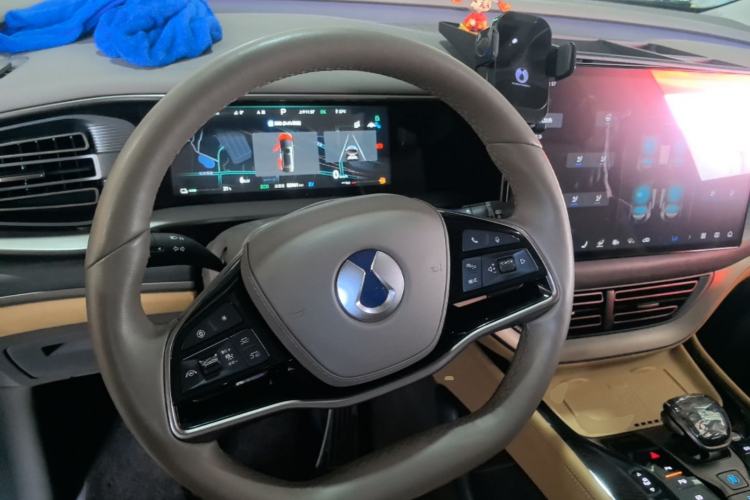 Used Denza D9 2022 DM-i 970 Four-Wheel Drive Flagship Model Steering Wheel