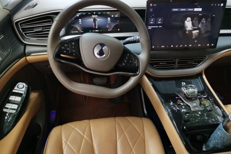Used Denza D9 2022 DM-i 970 Four-Wheel Drive Flagship Model Steering Wheel