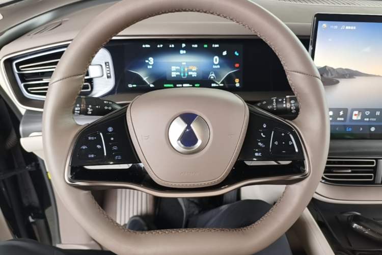 Used Denza D9 2022 DM-i 970 Four-Wheel Drive Prestige Model Steering Wheel