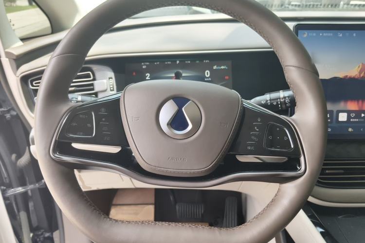 Used Denza D9 2022 DM-i 1040 Prestige Model Steering Wheel