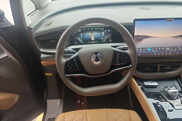Used Denza D9 2022 DM-i 1040 Prestige Model Steering Wheel