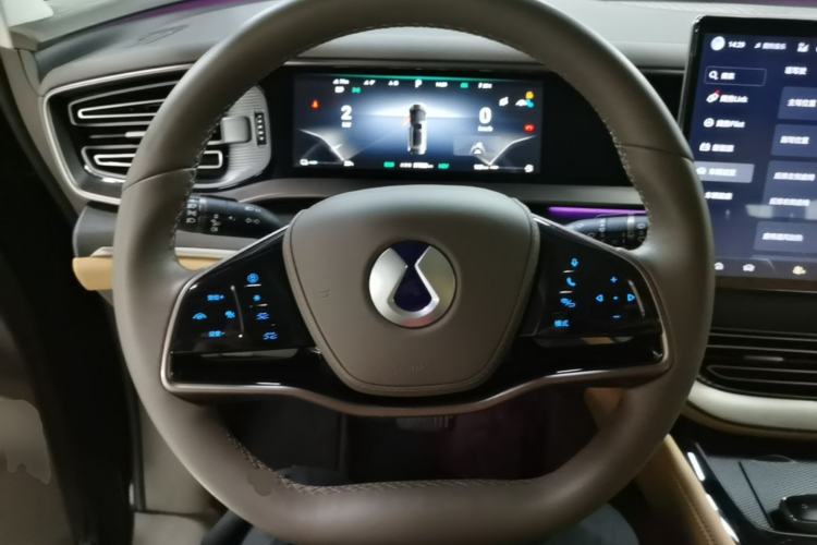 Used Denza D9 2022 DM-i 970 Four-Wheel Drive Flagship Model Steering Wheel