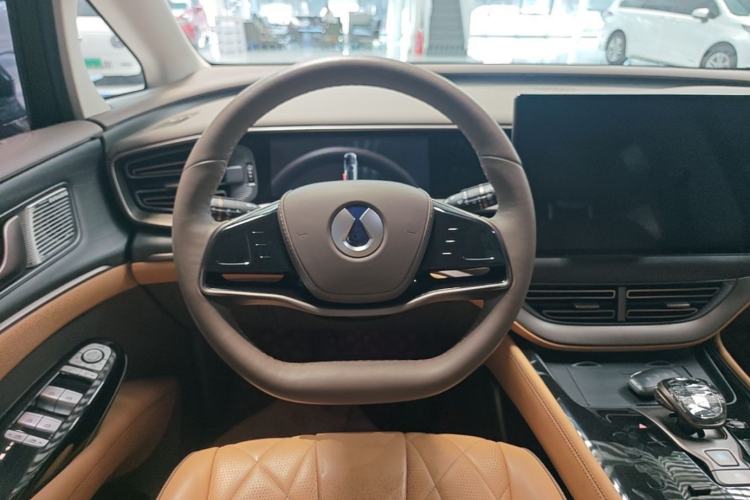 Used Denza D9 2022 DM-i 970 Four-Wheel Drive Prestige Model Steering Wheel