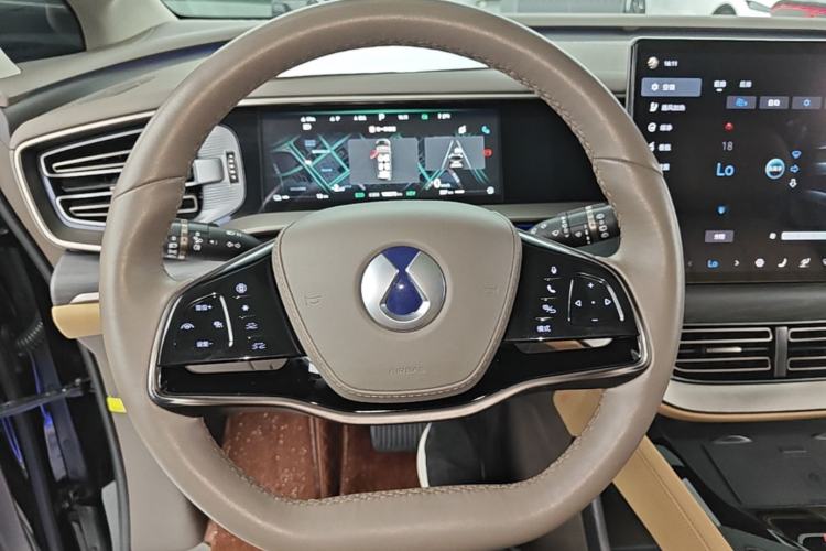 Used Denza D9 2022 DM-i 970 Four-Wheel Drive Flagship Model Steering Wheel