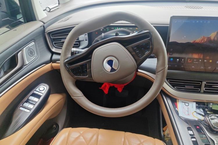 Used Denza D9 2022 DM-i 970 Four-Wheel Drive Prestige Model Steering Wheel