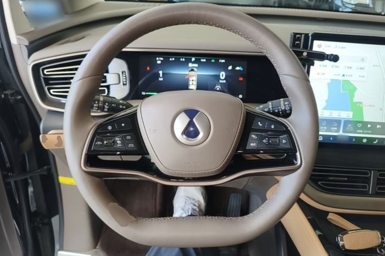 Used Denza D9 2022 DM-i 970 Four-Wheel Drive Flagship Model Steering Wheel