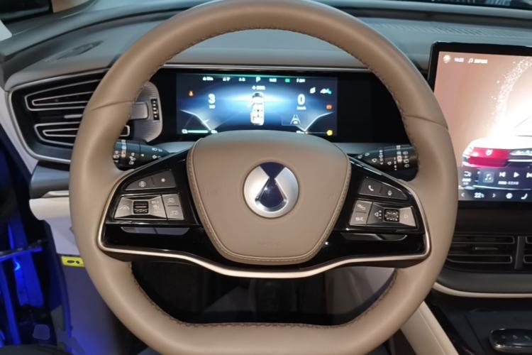 Used Denza D9 2022 DM-i 970 Four-Wheel Drive Flagship Model Steering Wheel