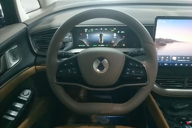 Used Denza D9 2022 DM-i 970 Four-Wheel Drive Prestige Model Steering Wheel