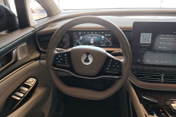 Used Denza D9 2022 DM-i 1040 Prestige Model Steering Wheel