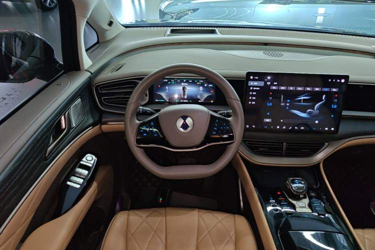 Used Denza D9 2022 DM-i 970 Four-Wheel Drive Flagship Model Steering Wheel