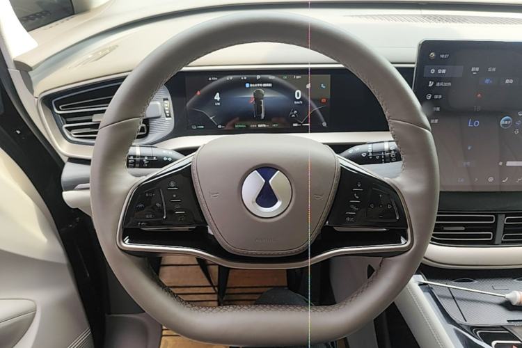 Used Denza D9 2022 DM-i 970 Four-Wheel Drive Flagship Model Steering Wheel