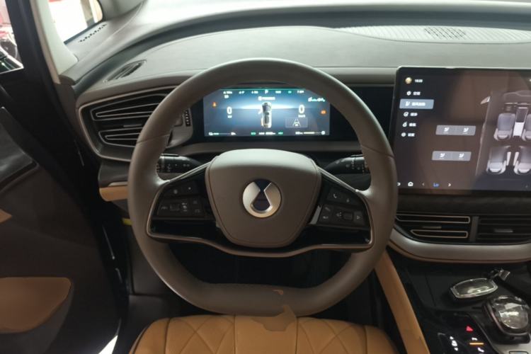 Used Denza D9 2022 DM-i 1040 Prestige Model Steering Wheel