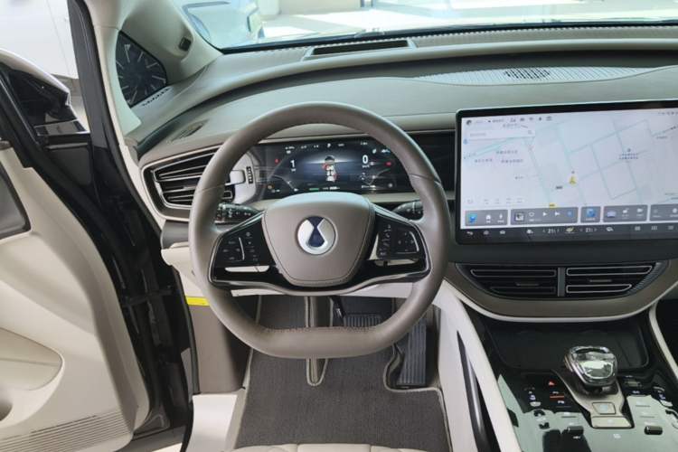 Used Denza D9 2022 DM-i 970 Four-Wheel Drive Flagship Model Steering Wheel