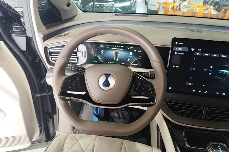 Used Denza D9 2022 EV 600 Four-Wheel Drive Flagship Model Steering Wheel