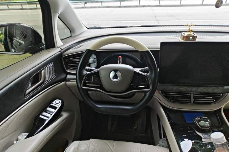 Used Denza D9 2022 DM-i 1040 Prestige Model Steering Wheel
