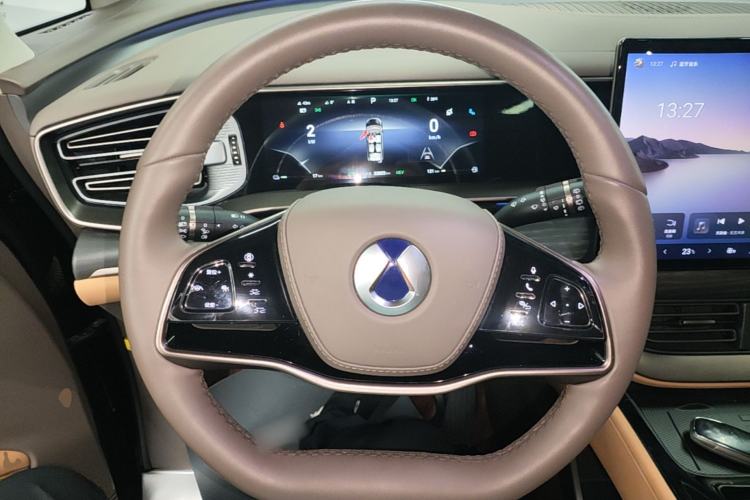 Used Denza D9 2022 DM-i 970 Four-Wheel Drive Flagship Model Steering Wheel