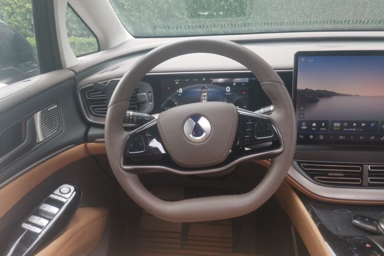 Used Denza D9 2022 DM-i 970 Four-Wheel Drive Prestige Model Steering Wheel
