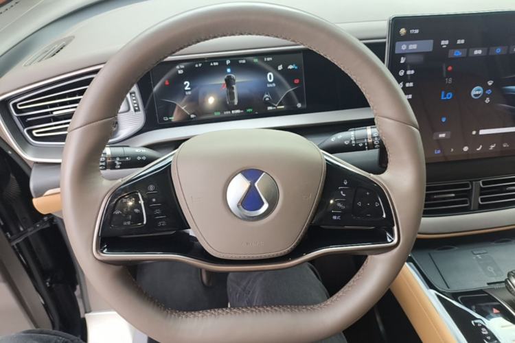 Used Denza D9 2022 DM-i 970 Four-Wheel Drive Prestige Model Steering Wheel