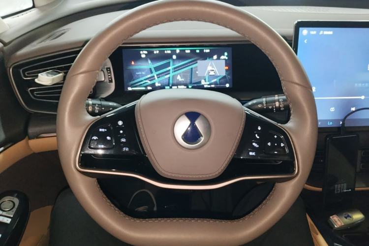 Used Denza D9 2022 DM-i 970 Four-Wheel Drive Flagship Model Steering Wheel