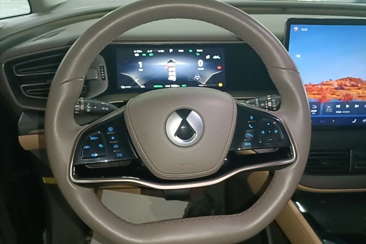 Used Denza D9 2022 DM-i 970 Four-Wheel Drive Flagship Model Steering Wheel