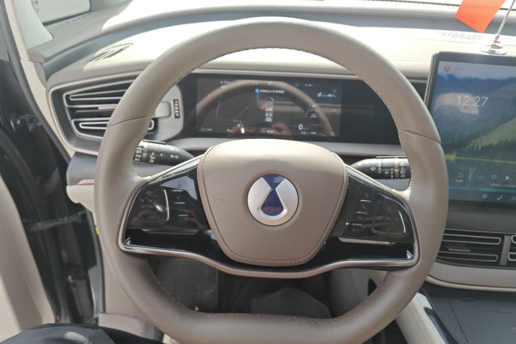 Used Denza D9 2022 DM-i 970 Four-Wheel Drive Flagship Model Steering Wheel