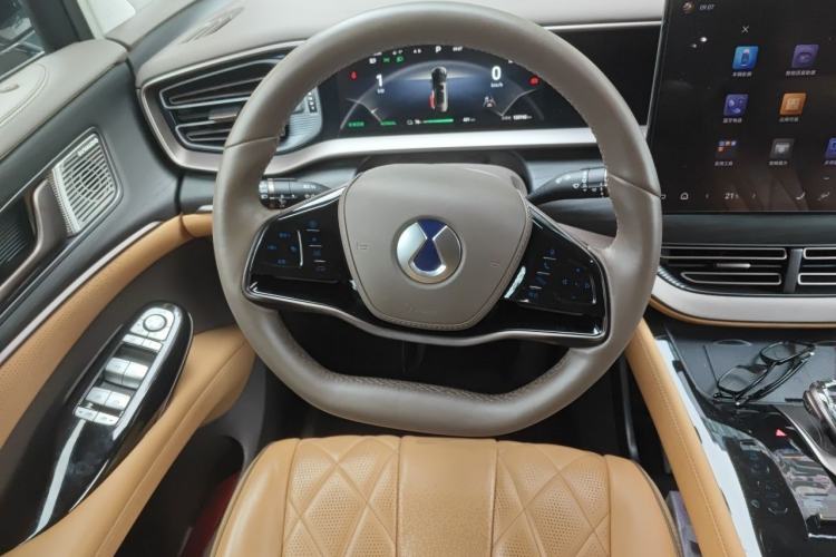 Used Denza D9 2022 EV 600 Four-Wheel Drive Flagship Model Steering Wheel
