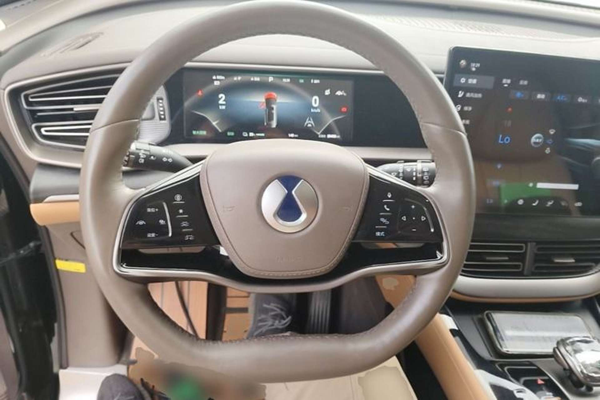 Used Denza D9 2022 EV 600 Four-Wheel Drive Flagship Model Steering Wheel